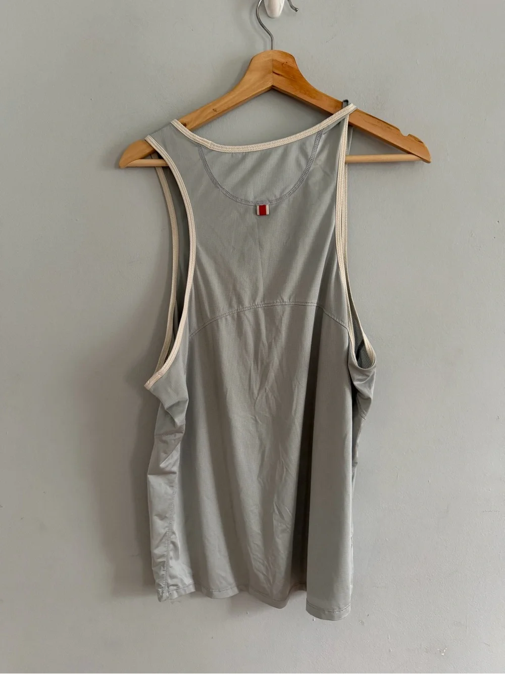 Tracksmith Twilight Tank Athletic Running Top Light Gray White Trim Size L - Picture 6 of 6